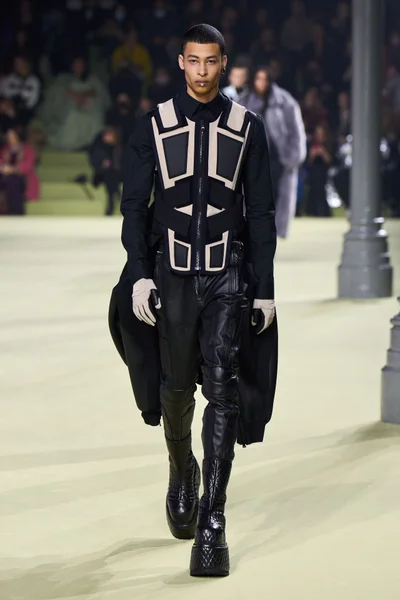 Look 46
